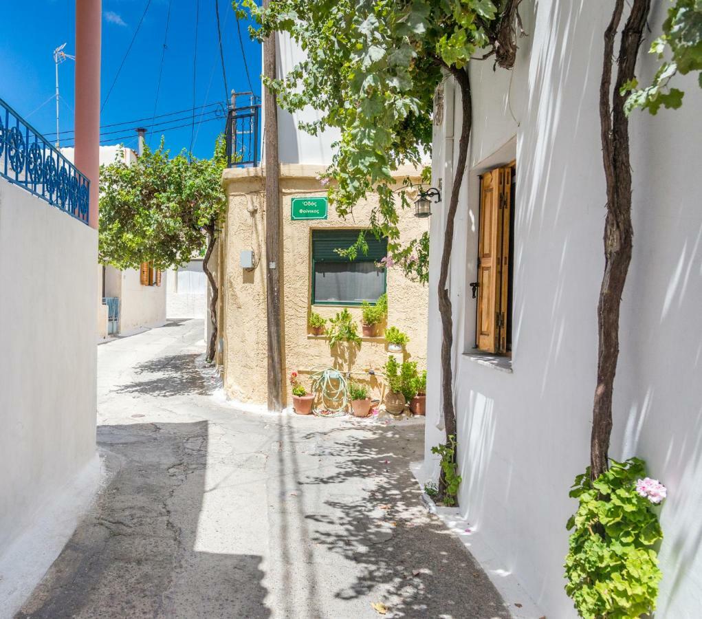 Private Studio In Historic House Lastros Exterior photo