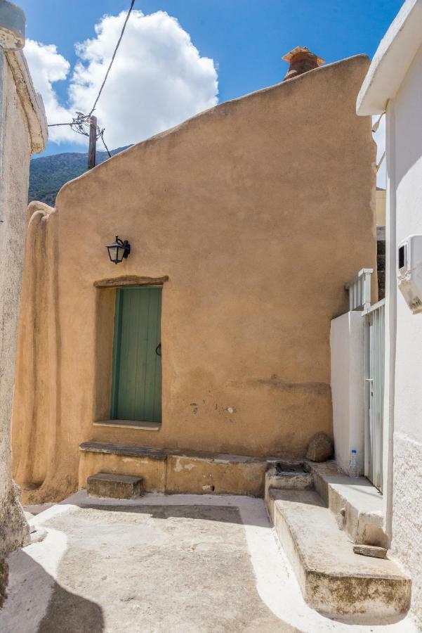 Private Studio In Historic House Lastros Exterior photo