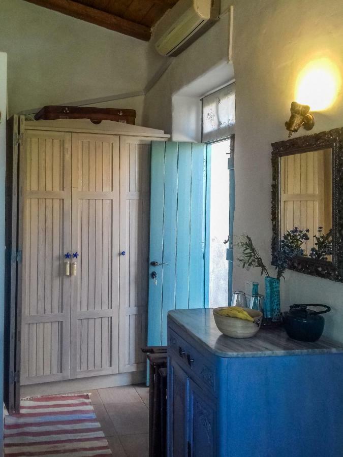 Private Studio In Historic House Lastros Exterior photo