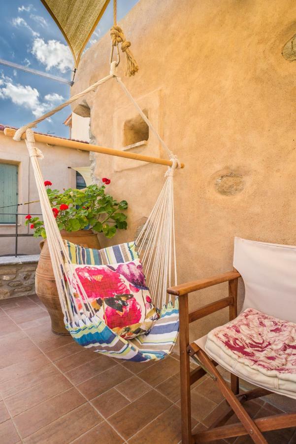 Private Studio In Historic House Lastros Exterior photo